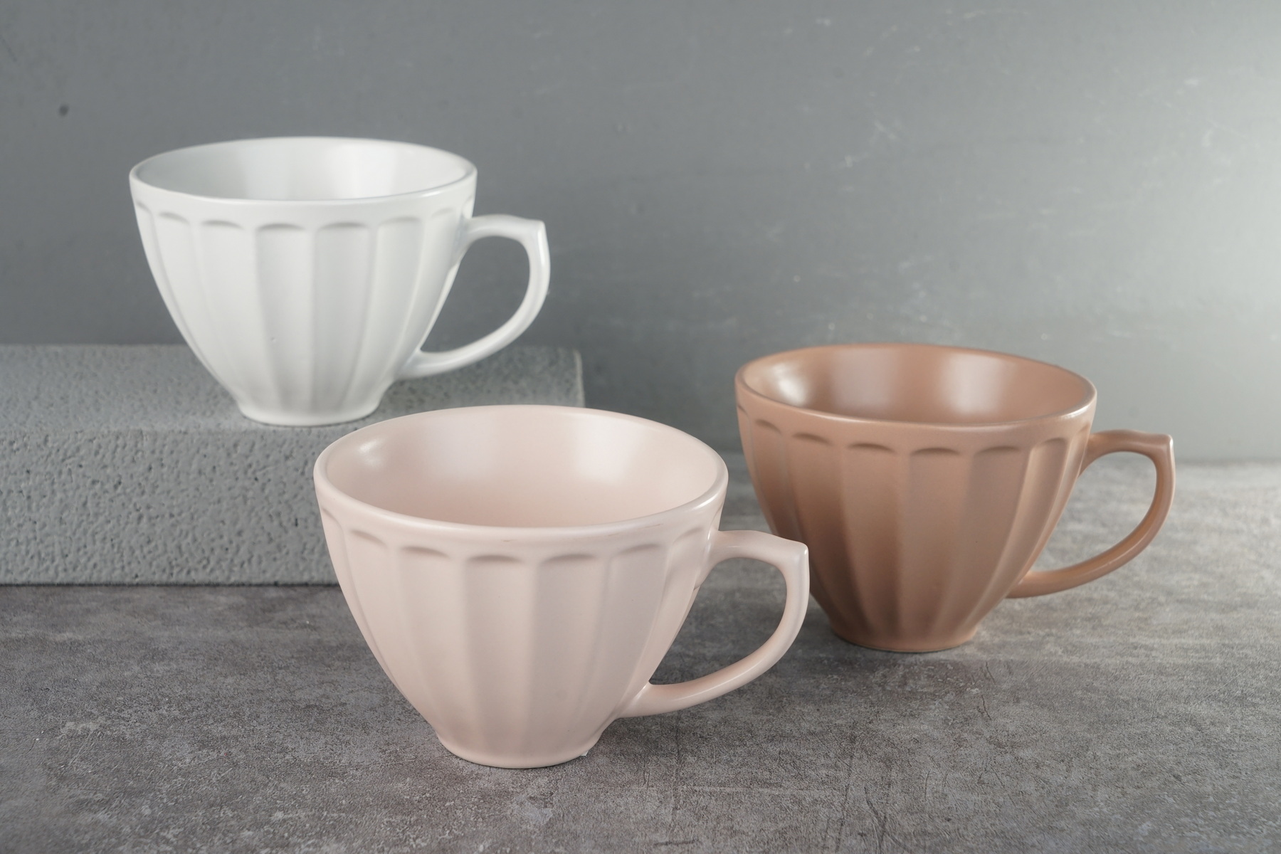 stoneware coffee mug set embossed with lines