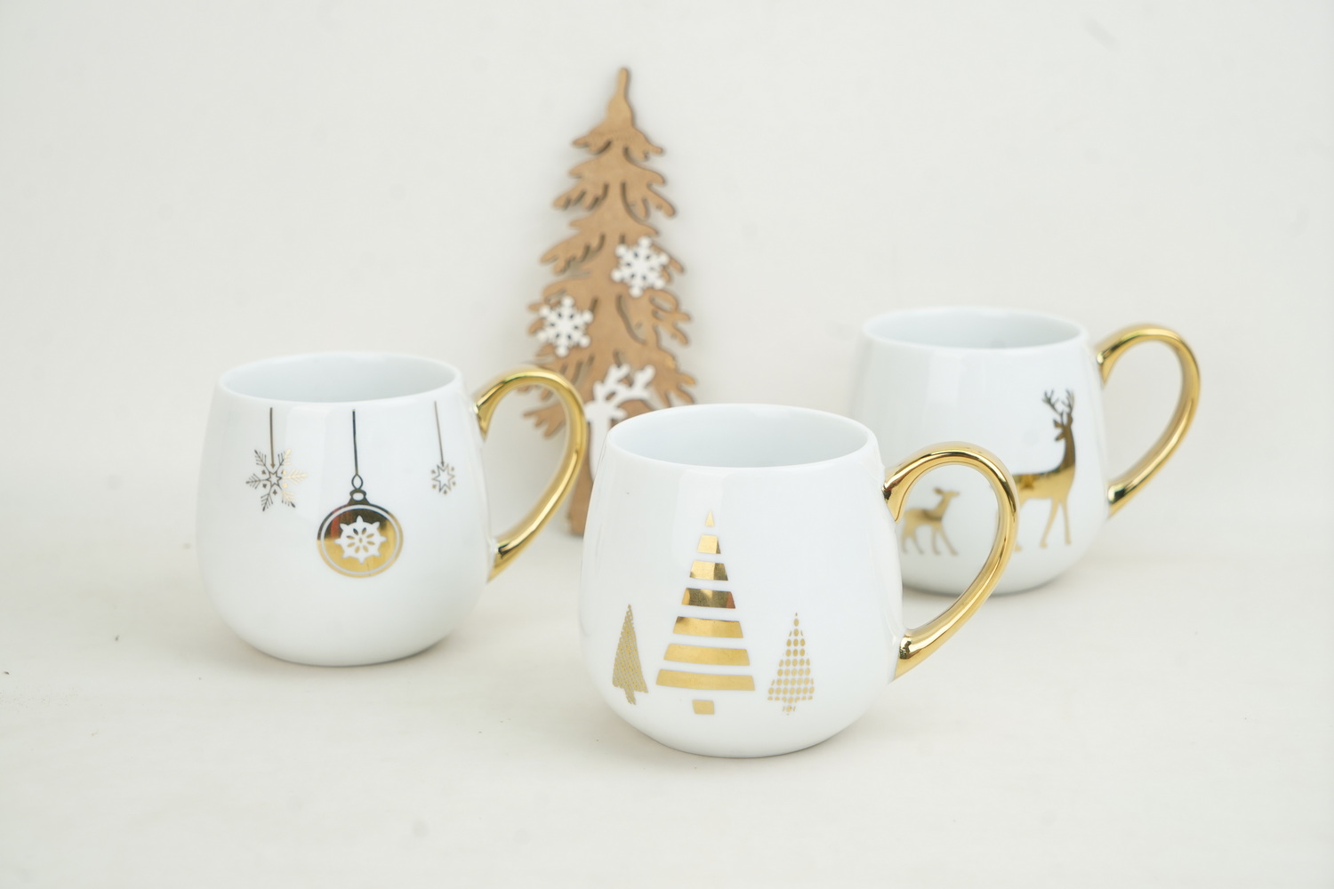 porcelain belly mug electroplated with Christmas design