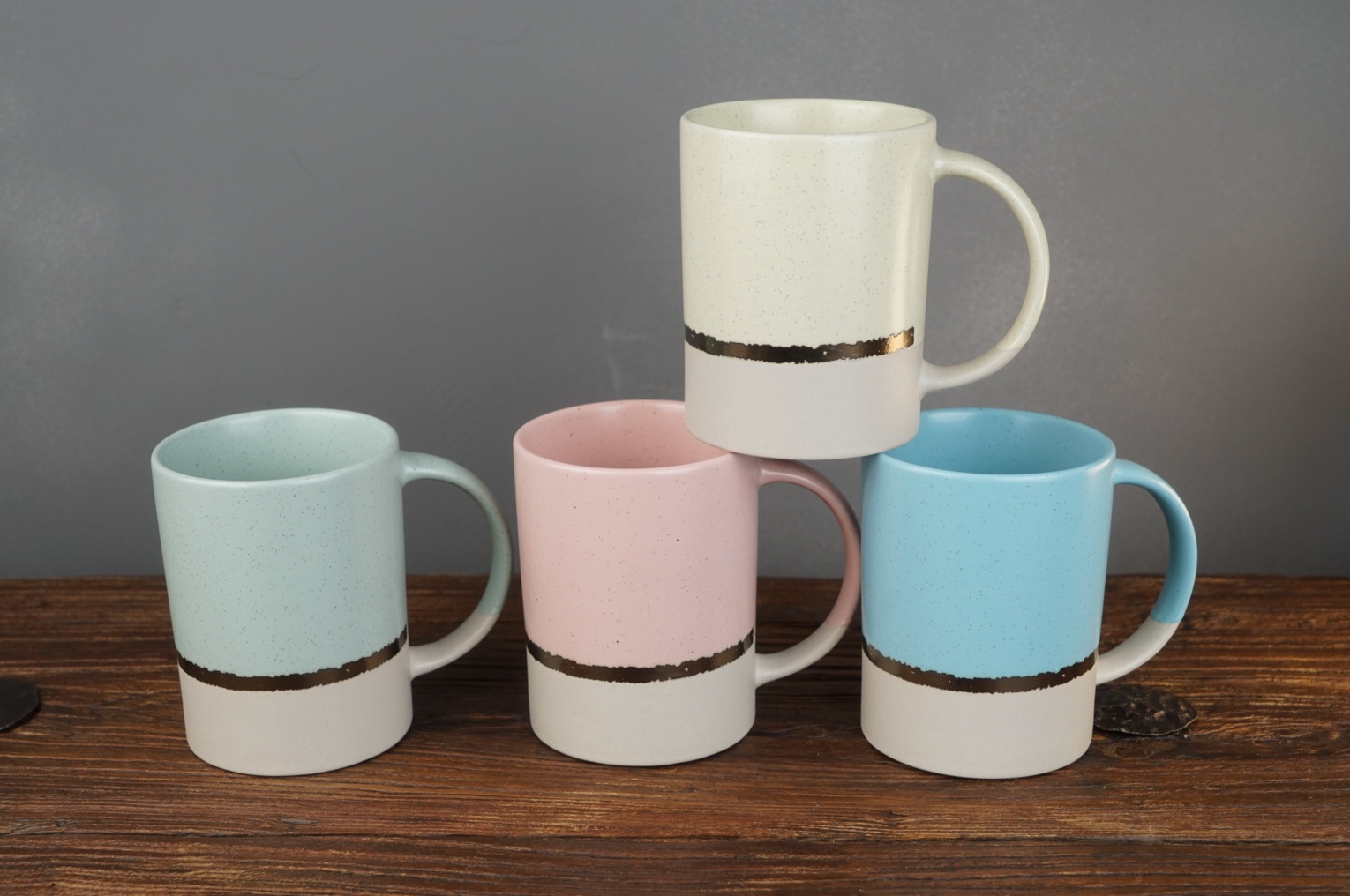 stoneware straight mug with metallic lines