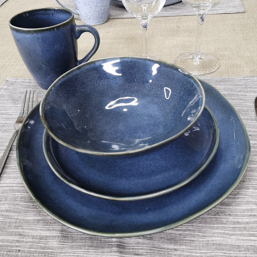 stoneware blue reactive glaze HZ0025