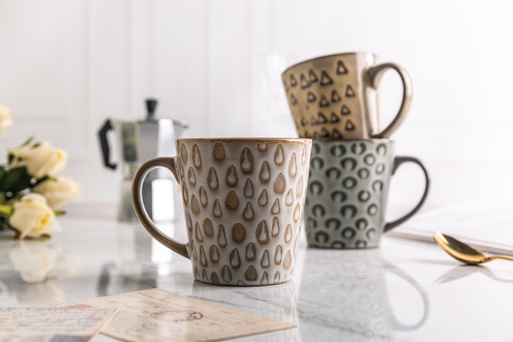 stoneware coffee mug embossed pattern