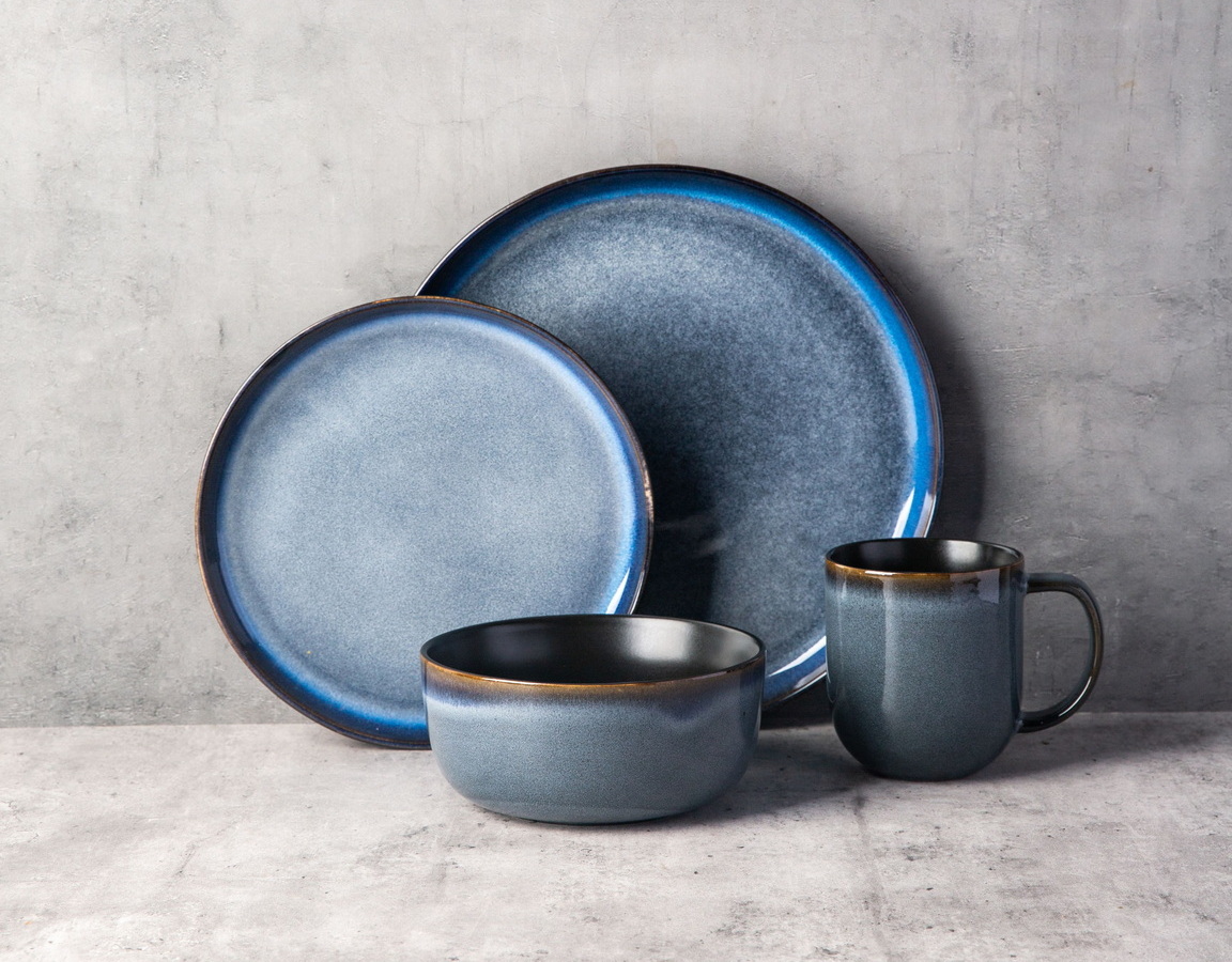 Stoneware dinnerware set blue color reactive glaze