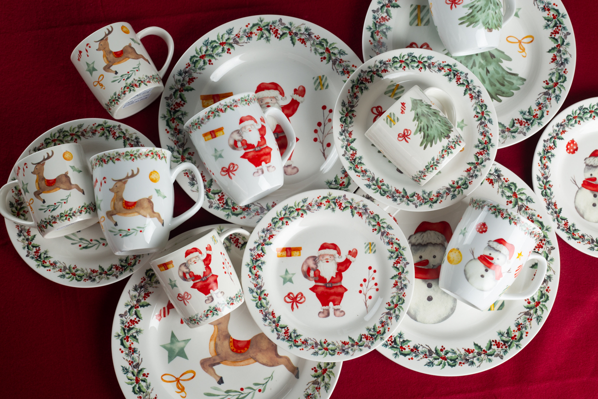 new bone china Christmas design dinnerware set