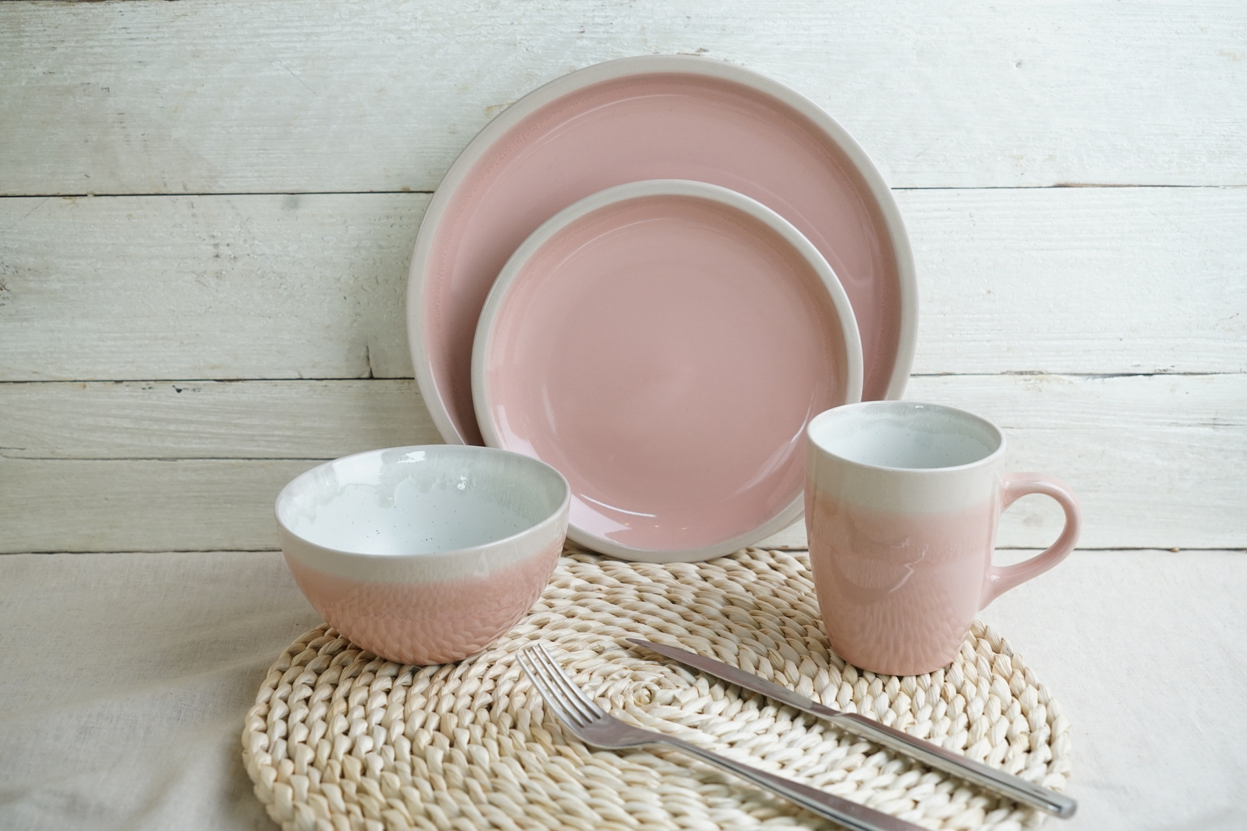 stoneware pink color dinnerware set