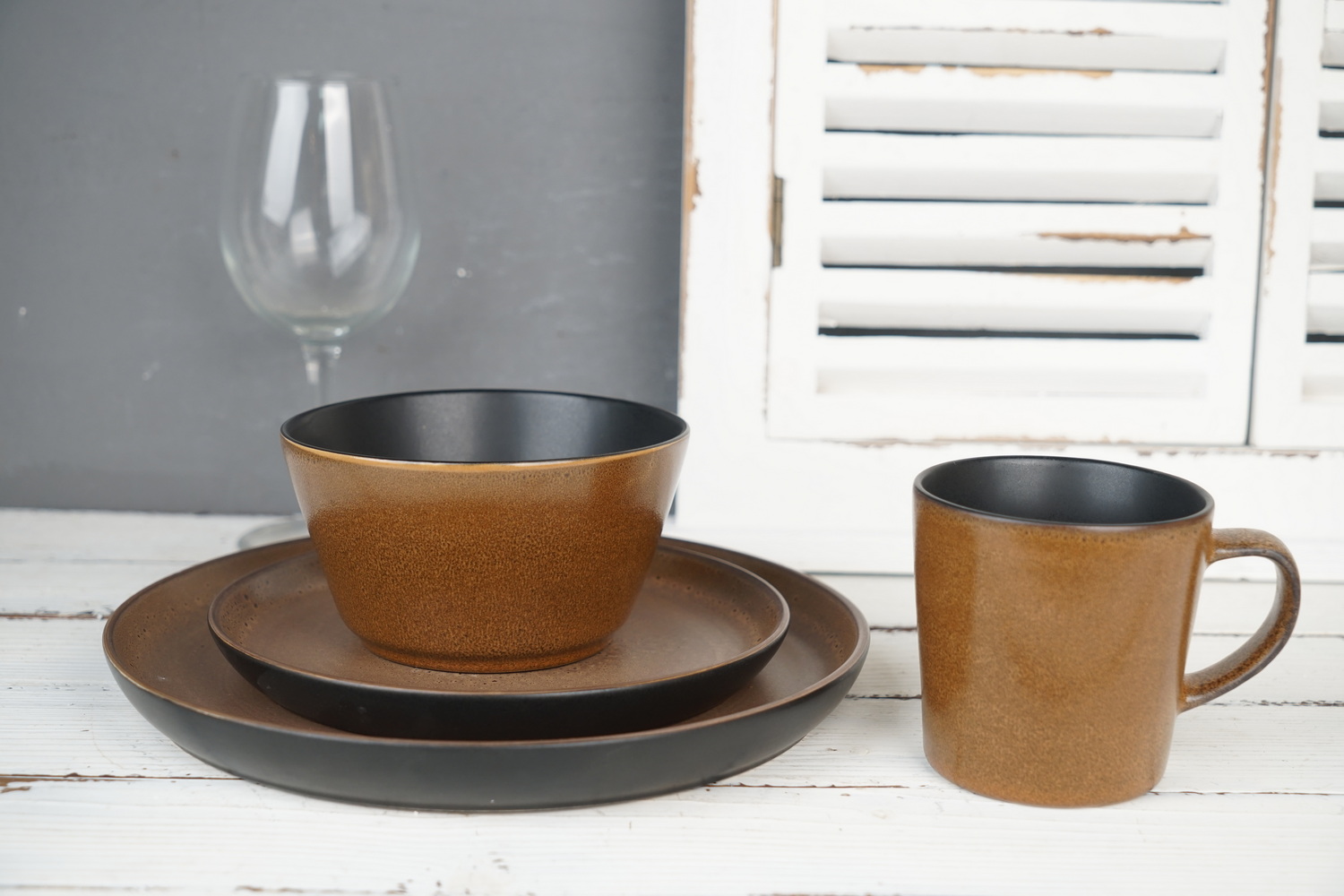 stoneware dinnerware set outside matte black inside reactive glaze BH695